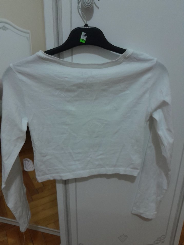 Beyaz Uzun Kollu Crop Top - Görsel 3