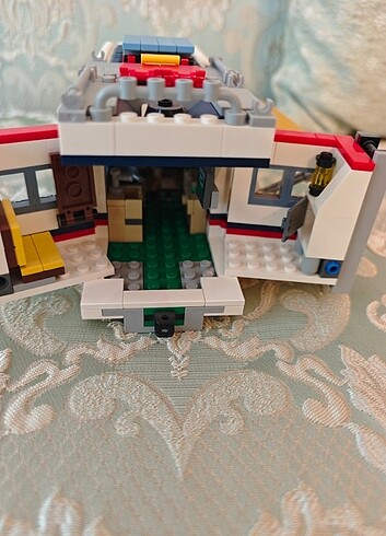 Beden Lego 31052