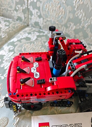 Beden Renk Lego 42143