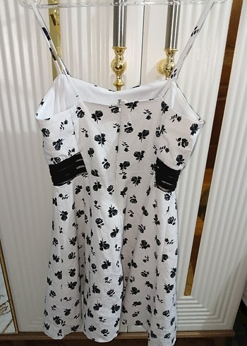 Dantel Detaylı Siyah Beyaz Mini Elbise - Görsel 2