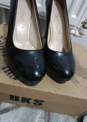 Siyah Parlak Stiletto Topuklu Kadın Ayakkabı - Görsel 3