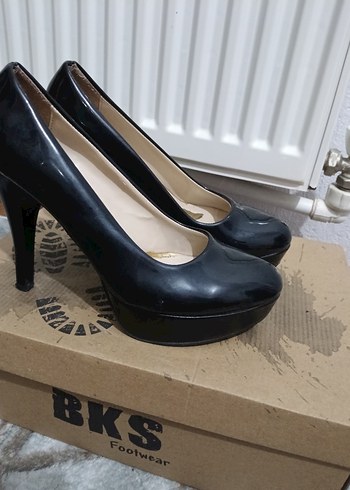 Siyah Parlak Stiletto Topuklu Kadın Ayakkabı - Görsel 2