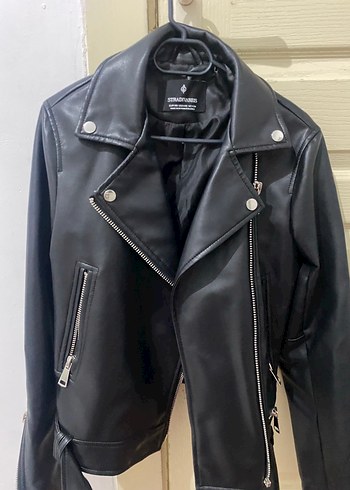Stradivarius Kadın Siyah Parlak Deri Biker Ceket