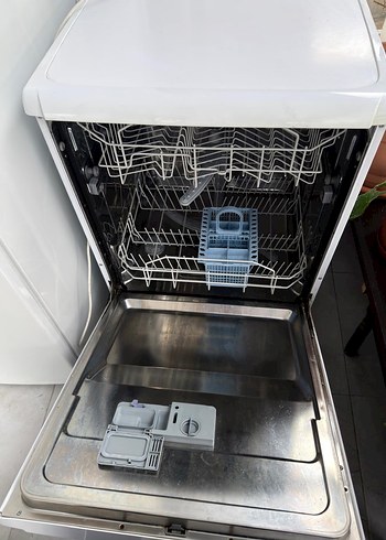 Beyaz indesıt marka 3 proğramlı bulaşık makinesi - Görsel 2