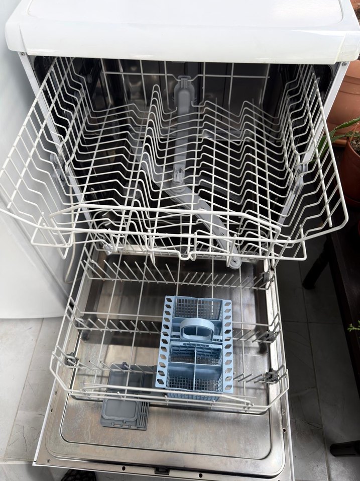 Beyaz indesıt marka 3 proğramlı bulaşık makinesi - Görsel 3