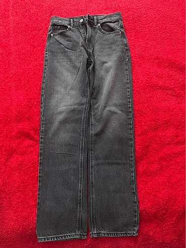 36 Beden Stradivarius jean