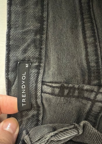 Trendyol & Milla Gri Midi Denim Kadın Şort