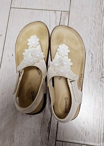 Kız Çocuk Beyaz Çiçekli Tokalı Terlik - Görsel 5