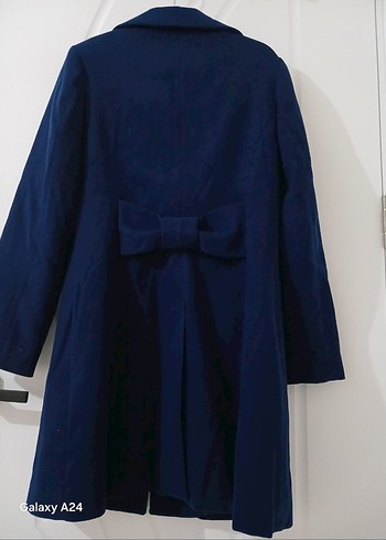 Düğmeli Lacivert Uzun Arkası  Fiyonk  Detaylı - Görsel 3