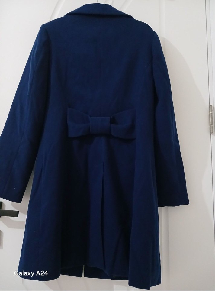 Düğmeli Lacivert Uzun Arkası  Fiyonk  Detaylı - Görsel 3