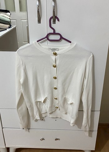 Düğmeli Beyaz Kadın Hırka, Uzun Kollu, Rahat Kesim