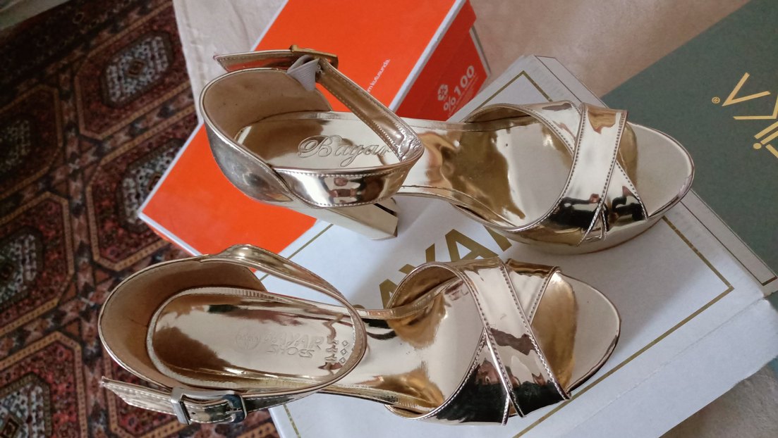 Altın Renkli Platform Topuklu Kadın Ayakkabı - Görsel 2