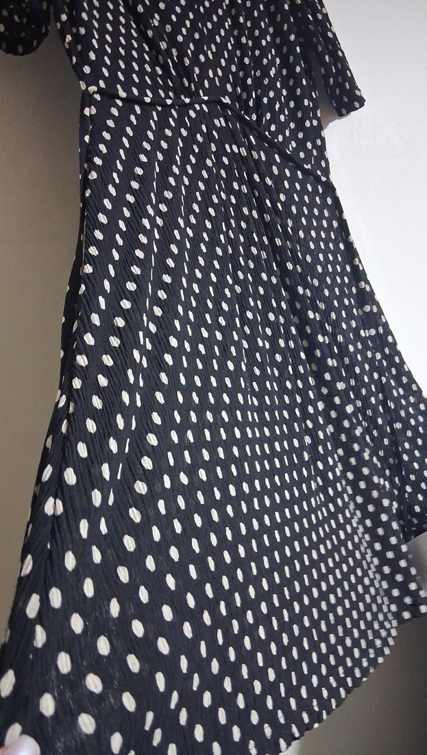 Puantiye Desenli V Yaka Uzun Siyah Elbise - Görsel 3