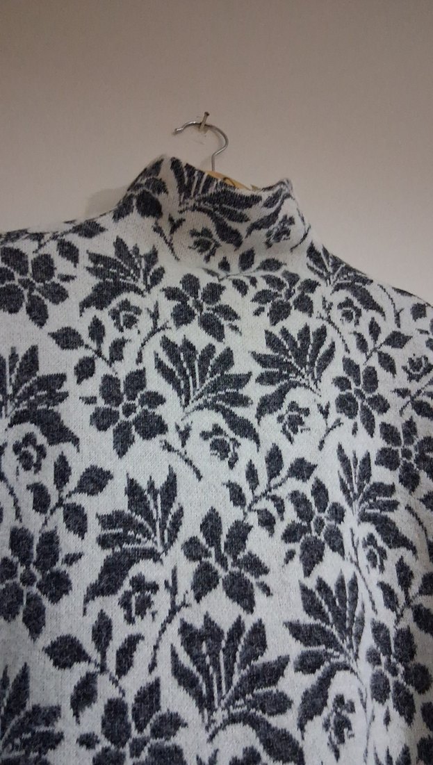 Gri Baskılı kazak - Görsel 4