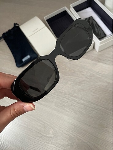 Prada kadın güneş gözlüğü