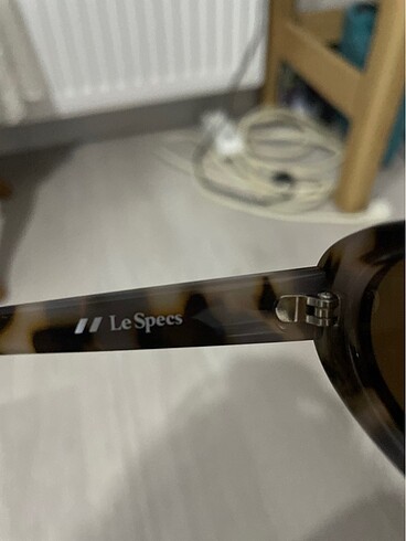 Beden Le Specs Outta Love in Cookie Tort & Smokey Brown Mono