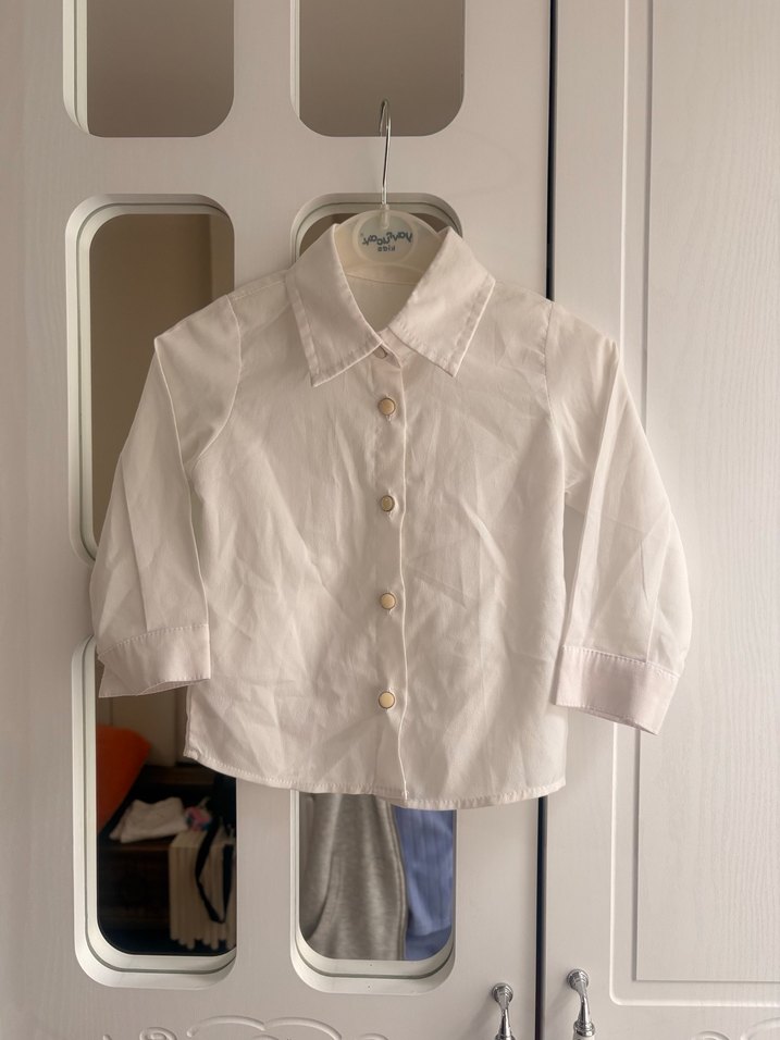 Beyaz Düğmeli Çocuk Keten Gömlek - Görsel 2