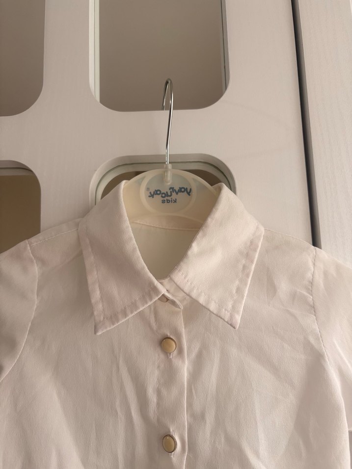 Beyaz Düğmeli Çocuk Keten Gömlek - Görsel 4