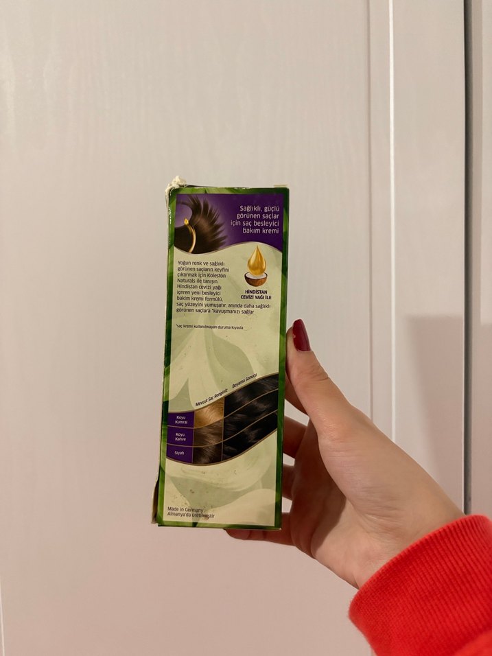 Koleston Naturals Saç Boyası 2/0 Siyah - Görsel 2