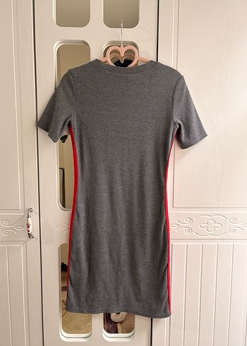 Çizgili Yan Yırtmaçlı Gri Midi Elbise - Görsel 6