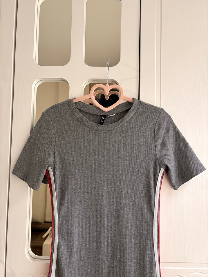 Çizgili Yan Yırtmaçlı Gri Midi Elbise - Görsel 5