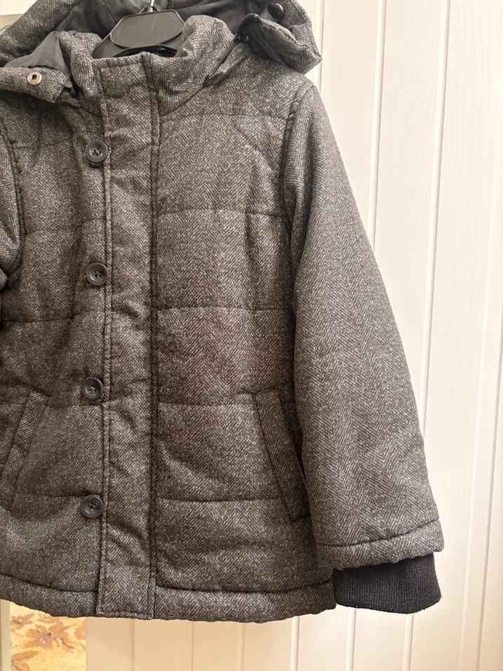 Erkek Çocuk Gri Kapüşonlu Düğmeli Mont - Görsel 2