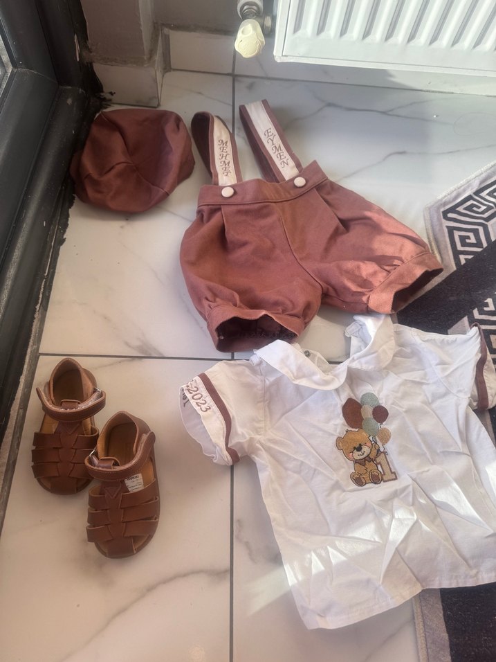 Kahverengi Süet Askılı Erkek Çocuk Tulum - Görsel 3