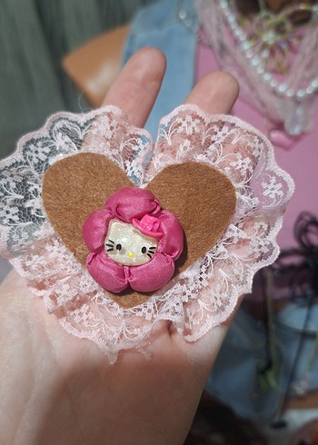 Hello kittyli gyaru dantelli broş - Görsel 3
