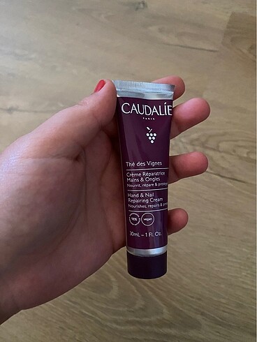 Caudalie onarıcı el ve tırnak kremi seyahat boy
