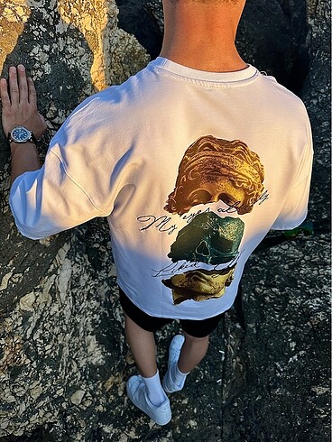 Oversize tişört bedenleri mevcuttur