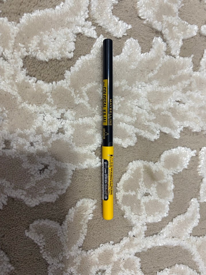 Çok Renkli Far Paleti ve Makyaj Fırçaları - Görsel 2