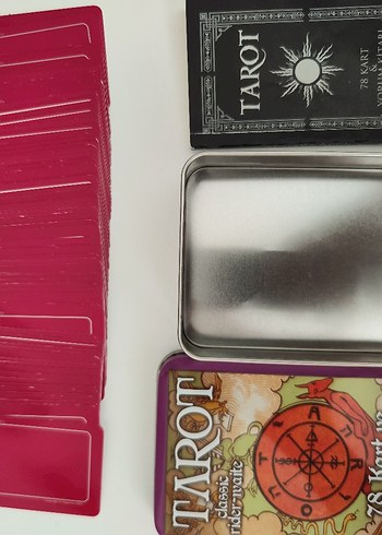  Tarot 78 Kart ve Yorum Kitabı