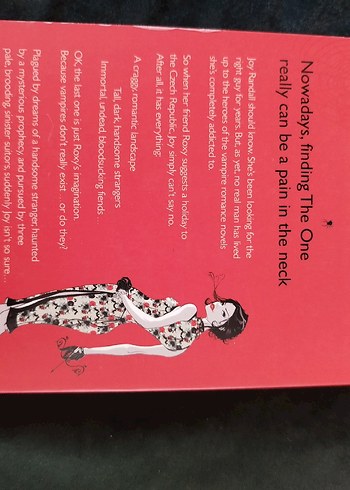 A Girl's Guide to Vampires - Katie MacAlister ingilizce - Görsel 2