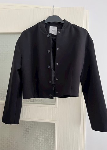 Zara Siyah Minimal Crop Ceket