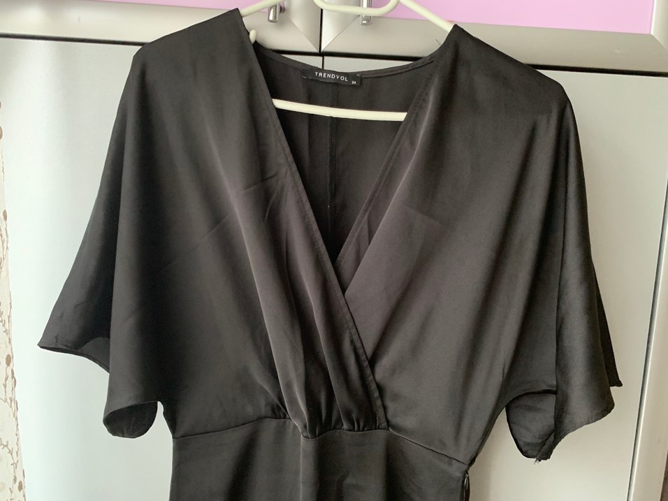 Siyah V Yakalı Uzun Kadın Elbise - Görsel 4