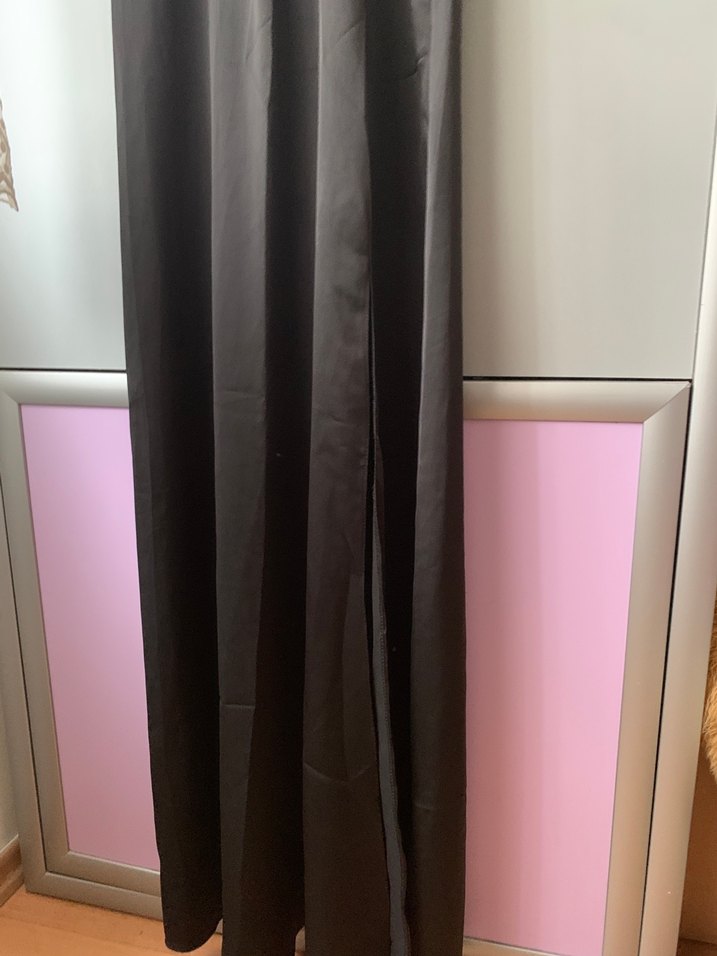 Siyah V Yakalı Uzun Kadın Elbise - Görsel 3