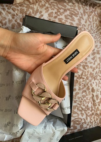 Zincir Detaylı pembe Blok Topuklu Terlik - Görsel 3