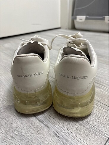 Beyaz spor ayakkabı - Görsel 3