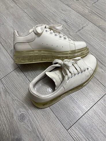 Beyaz spor ayakkabı - Görsel 4