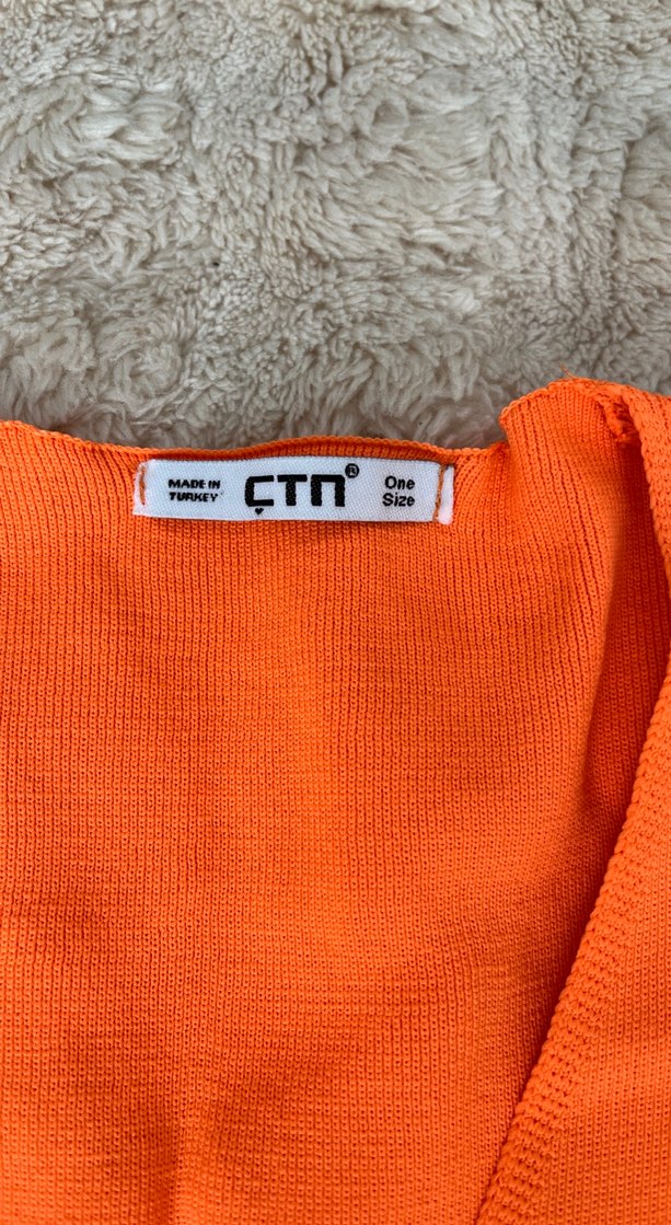 Turuncu V Yaka Kadın Triko Kazak crop ambar marka - Görsel 3
