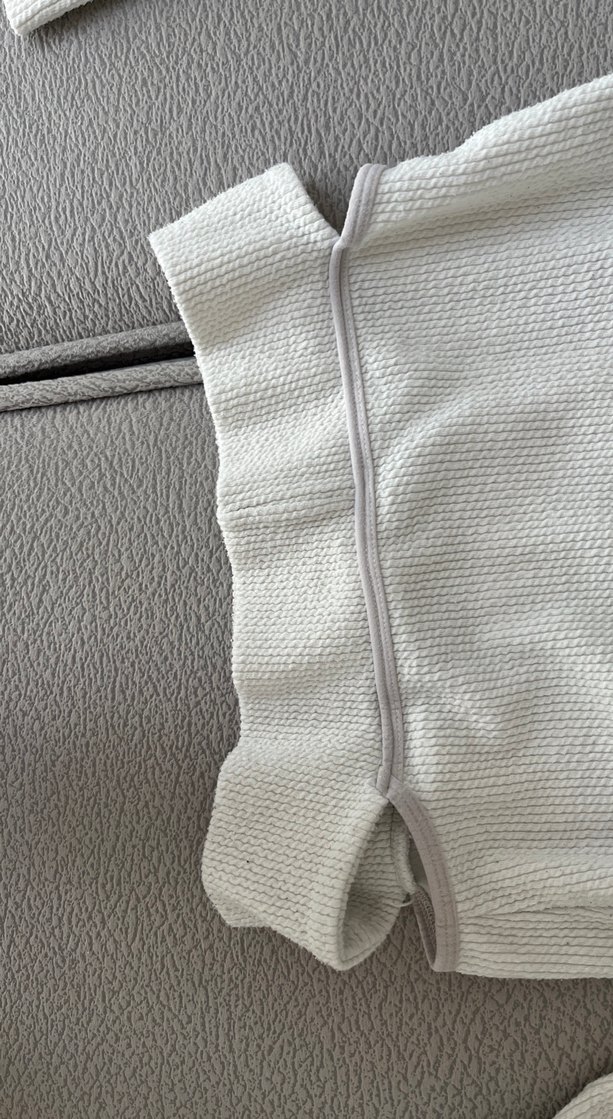 AMBAR Beyaz, Uzun Kollu, Kemer Detaylı Crop Top - Görsel 5