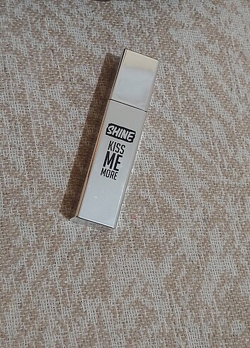 Flormar Flormar Kiss Me More likit mat ruj