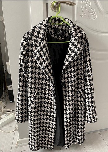 Kadın Siyah Beyaz Puflu Ekose Kaban - Görsel 2