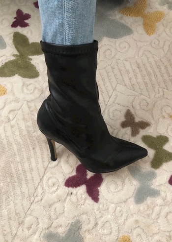 Siyah Süet Stiletto Topuklu Kadın Bot