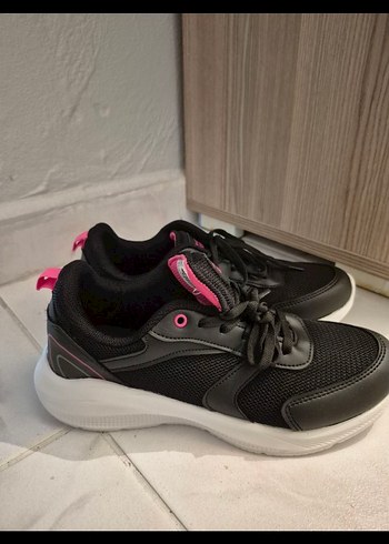 Adidas Siyah Bağcıklı Spor Ayakkabı