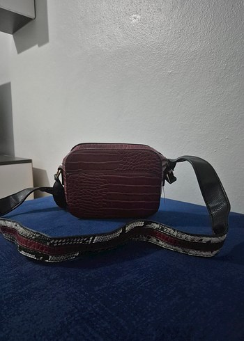 Bordo Deri Yılan Desenli Kemerli Kadın Çanta