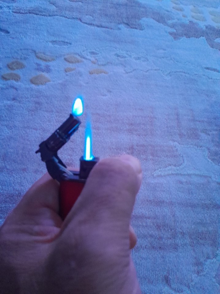 Bordo Tabanca Şeklinde Renkli Çakmak - Görsel 4