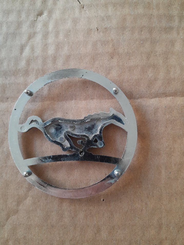 MUSTANG AMBLEMİ PLASTİK - Görsel 2