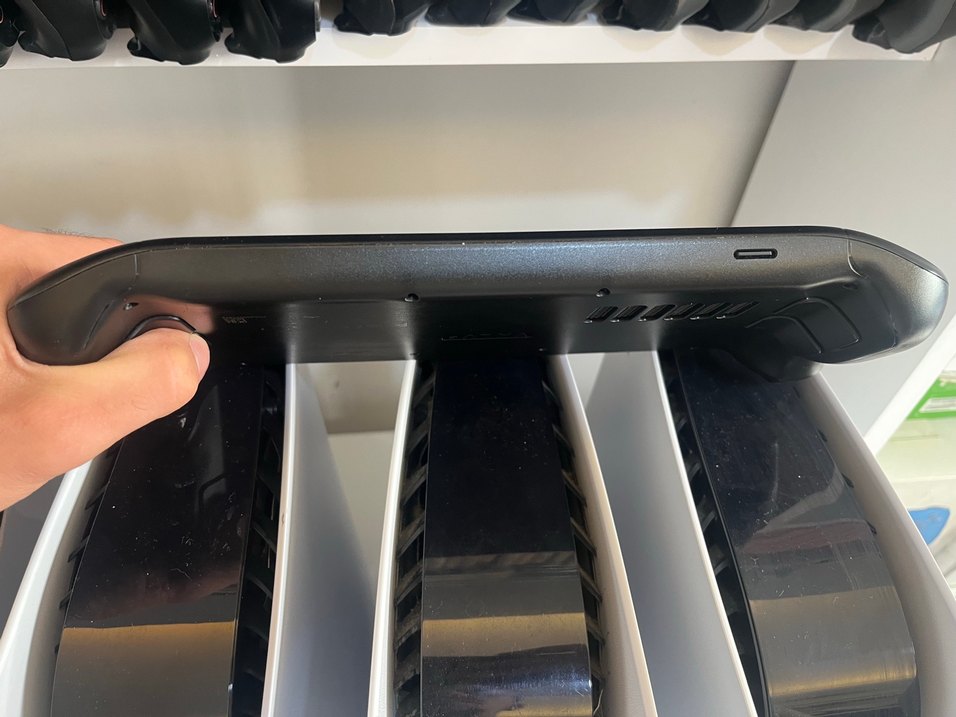 Steam Deck 64GB / 256GB Taşınabilir Oyun Konsolu - Görsel 4