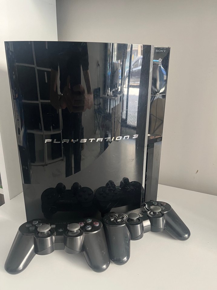 Sony PlayStation 3 Oyun Konsolu ve 2 Kontrol Cihazı - Görsel 2